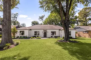 1823 Nocturne Ln, Houston, TX 77043 - Photo 2