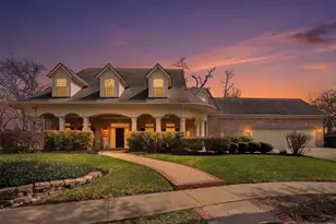 3 Wilmington Ct, Sugar Land, TX 77479 - Photo 2