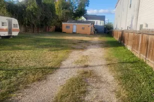 320 Thornton Rd, Houston, TX 77018 - Photo 2