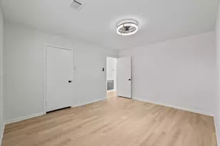 5762 Birdwood Rd, Houston, TX 77096 - Photo 18