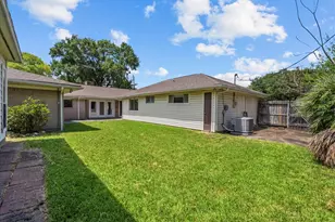 5762 Birdwood Rd, Houston, TX 77096 - Photo 44