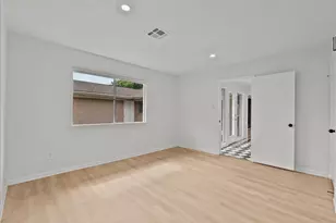 5762 Birdwood Rd, Houston, TX 77096 - Photo 32