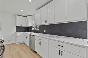 5762 Birdwood Rd, Houston, TX 77096 - Photo 12