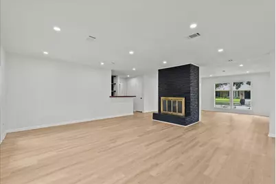 5762 Birdwood Road, Houston, TX 77096 - Photo 10