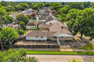 5762 Birdwood Rd, Houston, TX 77096 - Photo 48