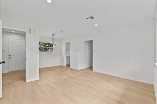 5762 Birdwood Rd, Houston, TX 77096 - Photo 32