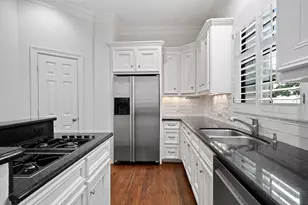 1918 W Bell St, Houston, TX 77019 - Photo 28