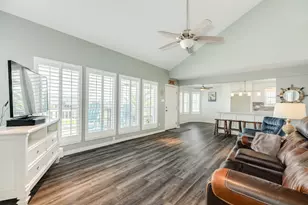 25138 Intrepid Ln, Galveston, TX 77554 - Photo 14