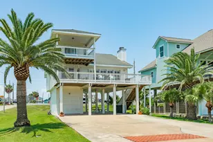 25138 Intrepid Ln, Galveston, TX 77554 - Photo 2