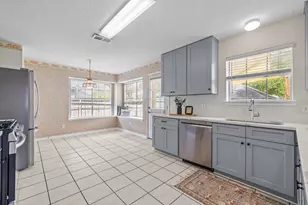 8727 Orchard Ln, La Porte, TX 77571 - Photo 6