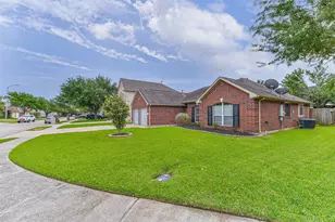 10510 Eagle Rock Ct, La Porte, TX 77571 - Photo 2