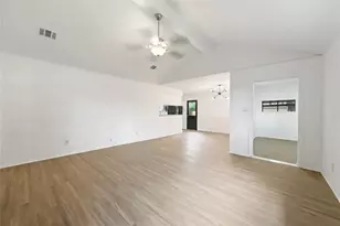 3201 Creel Ct, La Porte, TX 77571 - Photo 6
