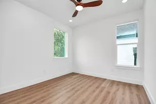 235 Julia St, Houston, TX 77022 - Photo 12