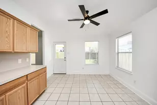 5450 Aloe Ave, Baytown, TX 77521 - Photo 8