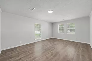 100 Bybee St, Willis, TX 77378 - Photo 8