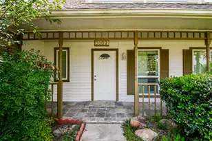 3102 Timber View Dr, Sugar Land, TX 77479 - Photo 2