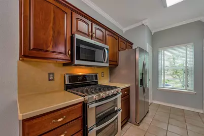 107 Bayou Glen Street, Hitchcock, TX 77563 - Photo 6
