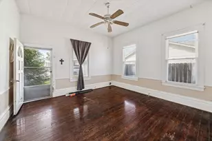 5011 Walker St, Houston, TX 77023 - Photo 4