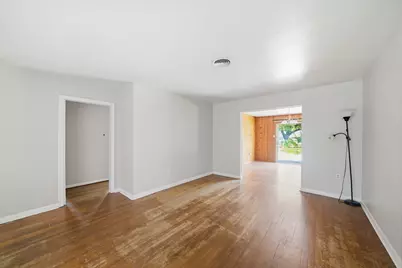 6633 Sandstone Street, Houston, TX 77074 - Photo 2