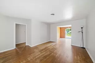 6633 Sandstone St, Houston, TX 77074 - Photo 2