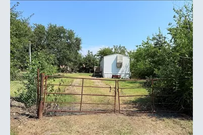 108 Meredino Drive, Anahuac, TX 77514 - Photo 2