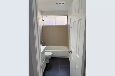 16715 Ribbonridge Drive, Sugar Land, TX 77498 - Photo 10