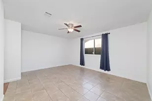 563 Slumberwood Dr, Houston, TX 77013 - Photo 4