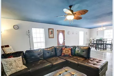 641 4th Street, Dickinson, TX 77539 - Photo 10