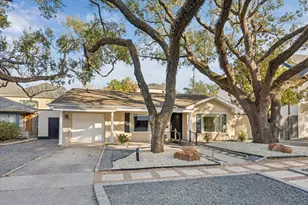 2619 Eastgrove Ln, Houston, TX 77027 - Photo 2