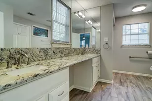 2619 Eastgrove Ln, Houston, TX 77027 - Photo 20