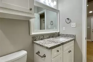 817 N Chenango St, Angleton, TX 77515 - Photo 16