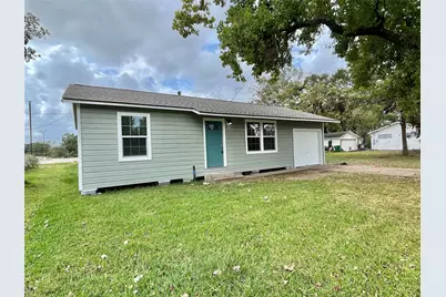 817 N Chenango Street, Angleton, TX 77515 - Photo 2