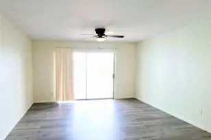 500 Tiki Dr, Tiki Island, TX 77554 - Photo 4