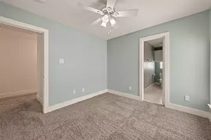 9829 Madeline Alyssa Ct, Houston, TX 77025 - Photo 16