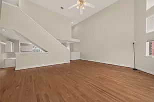 9829 Madeline Alyssa Ct, Houston, TX 77025 - Photo 8