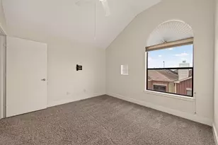 9829 Madeline Alyssa Ct, Houston, TX 77025 - Photo 26