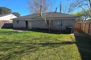 423 Capehill Dr, Houston, TX 77598 - Photo 16