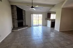 423 Capehill Dr, Houston, TX 77598 - Photo 2