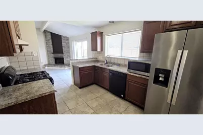 423 Capehill Drive, Houston, TX 77598 - Photo 4