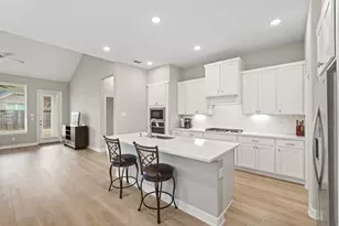 29006 Laurel Grove Ln, Fulshear, TX 77441 - Photo 2