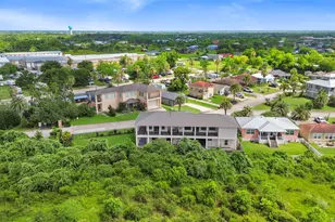 202 Debbie Ln, San Leon, TX 77539 - Photo 6