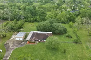 308 County Rd 893B, Angleton, TX 77515 - Photo 1