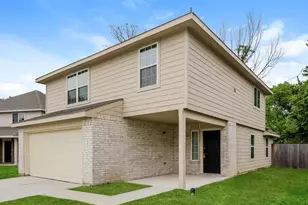 8802 Lar-Ree Oaks Circle, Houston, TX 77028 - Photo 2