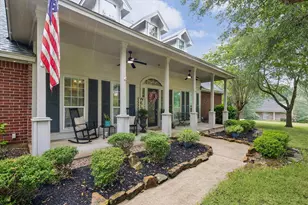 11460 Regal Hill Ct, Montgomery, TX 77316 - Photo 2