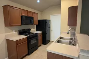 811 Lovebug Ln, Conroe, TX 77301 - Photo 4