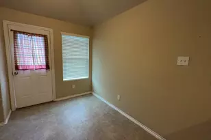 811 Lovebug Ln, Conroe, TX 77301 - Photo 2