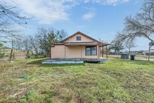 806 Plum St, Caldwell, TX 77836 - Photo 8