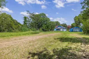 806 Plum St, Caldwell, TX 77836 - Photo 6