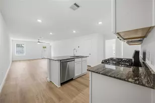 4820 Peanut Butter and Jelly Dr, Houston, TX 77048 - Photo 8