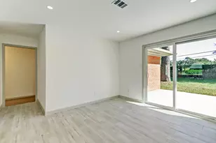 8331 Waterbury Dr, Houston, TX 77055 - Photo 12